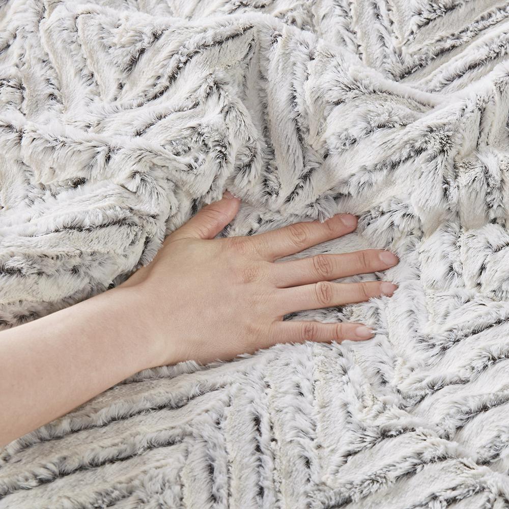 Ultra Plush Down Alternative Comforter Set. Picture 2