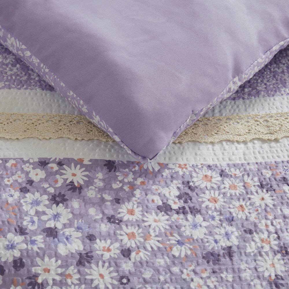 5 Piece Seersucker Comforter Set with Throw Pillows. Picture 5