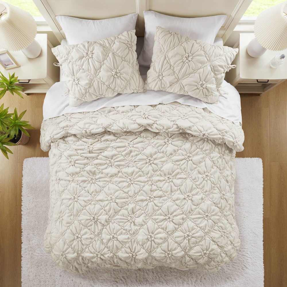 Lily 3PCS Comforter Set, Ivory color. Picture 5