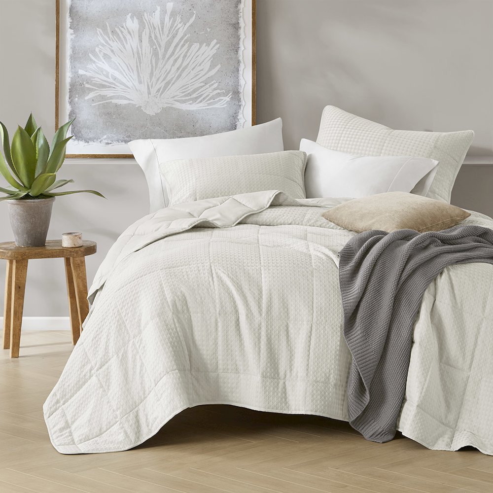 Mina Waffle Weave Textured Quilt Set, White color. Picture 1