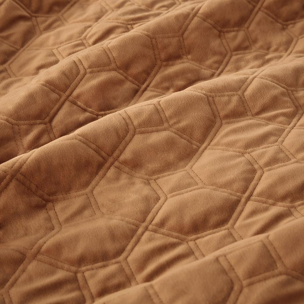 Harper 3 Piece Velvet Quilt Set, Rust color. Picture 3