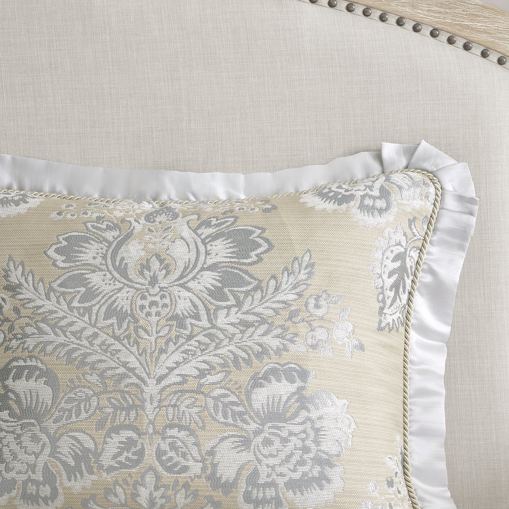 4 Piece Comforter Set. Picture 5