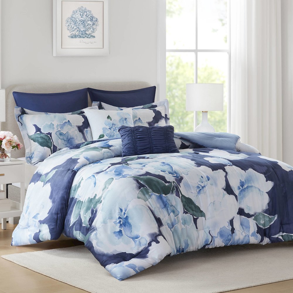 Shanti 7pcs Printed Comforter set. Picture 1