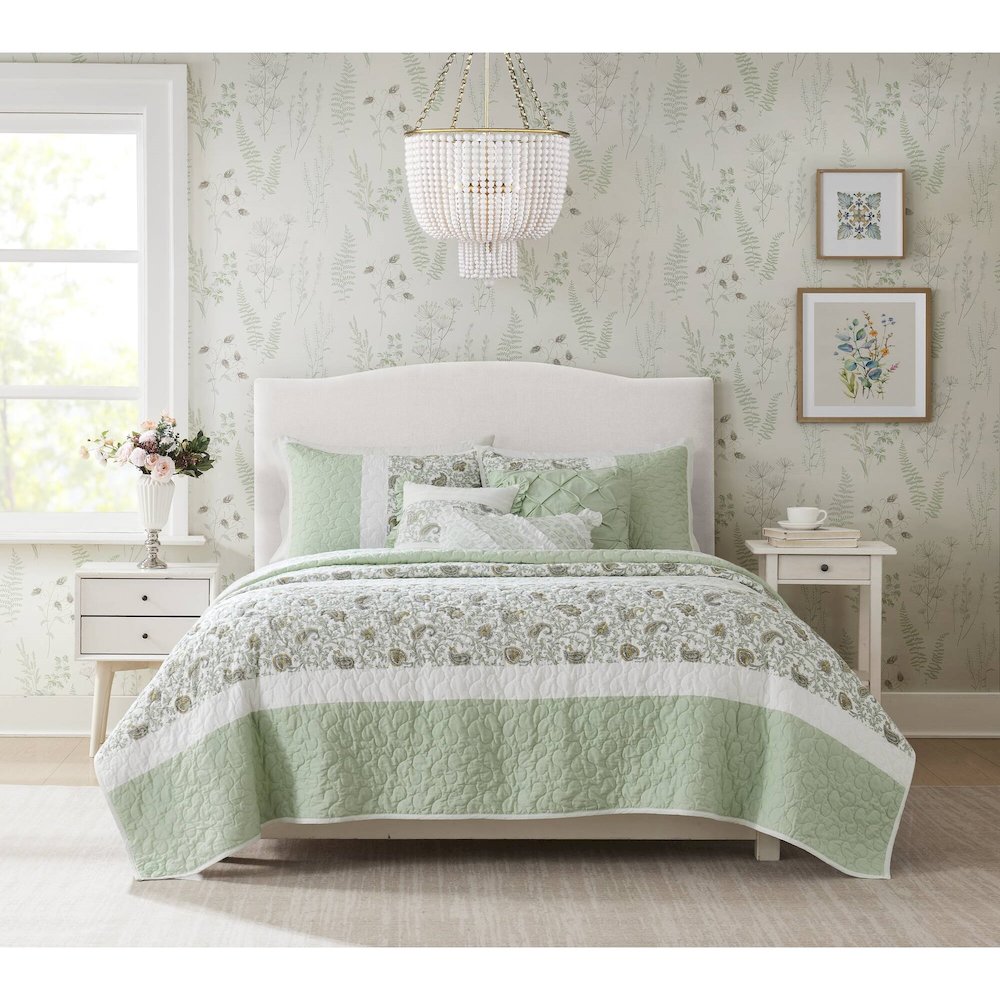 6 Piece Cotton Percale Quilt Set with Throw Pillows. Picture 3