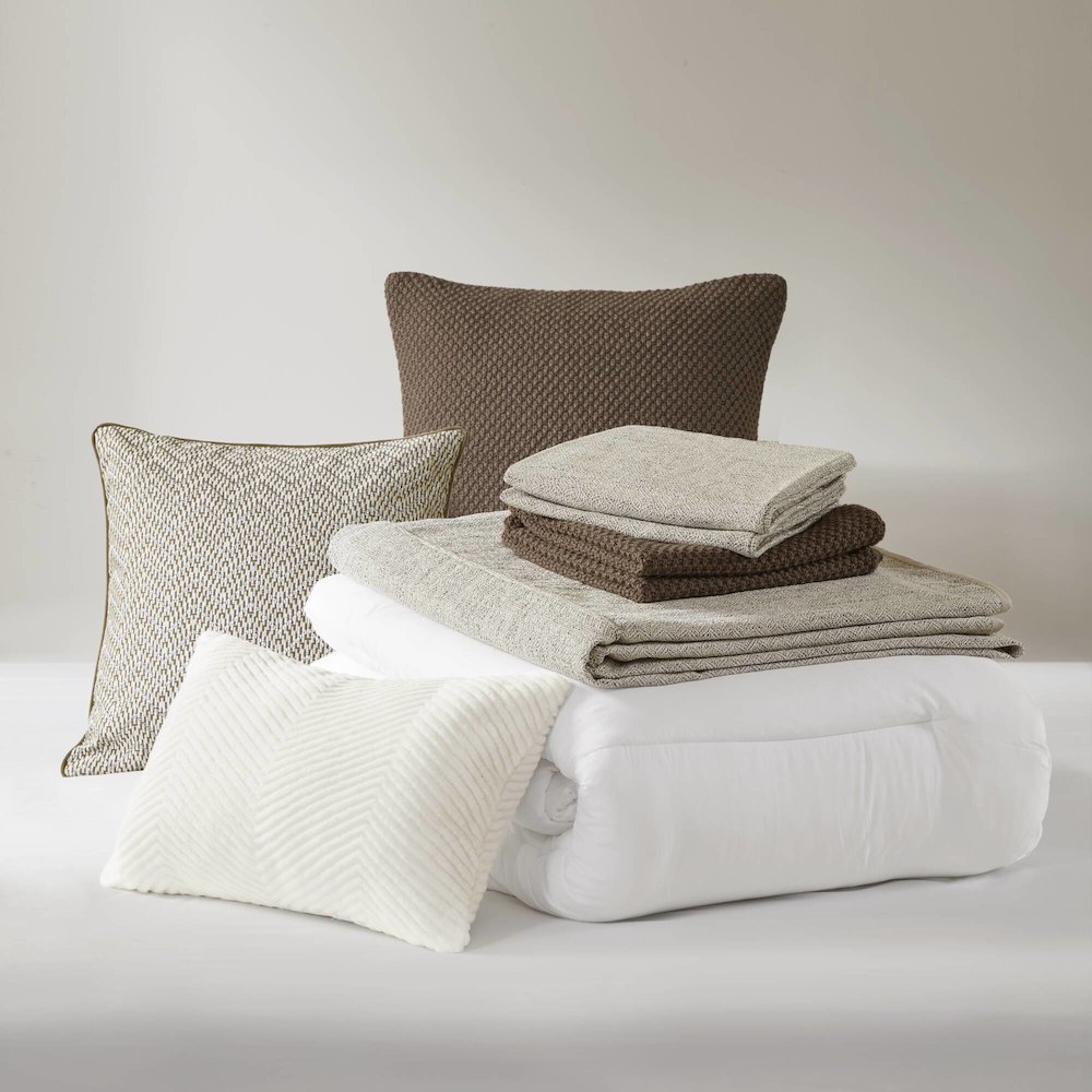 Chapman Comforter Set, Nuetual Ivory color. Picture 4