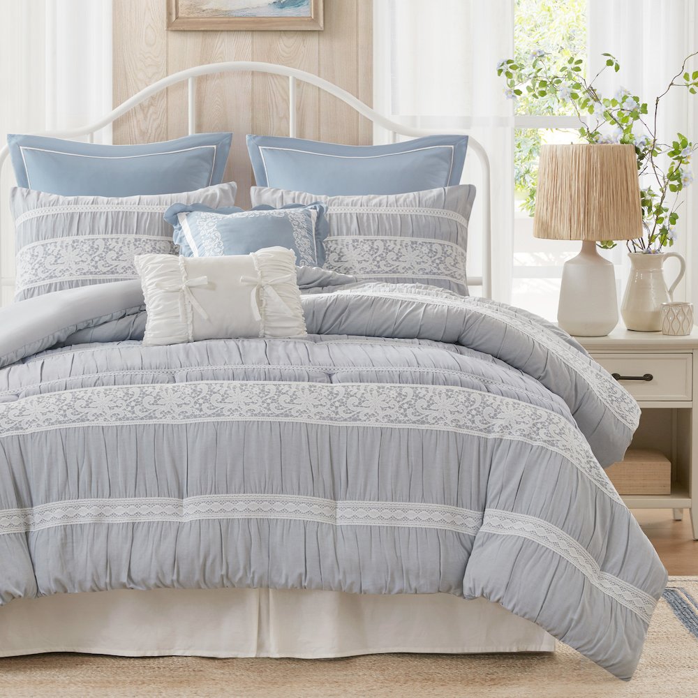Perryn Comforter Set. Picture 1