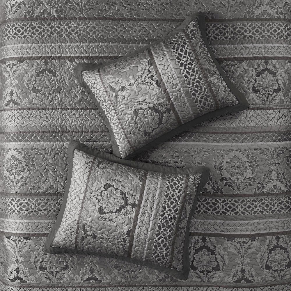 5 Piece Reversible Jacquard Bedspread Set. Picture 3