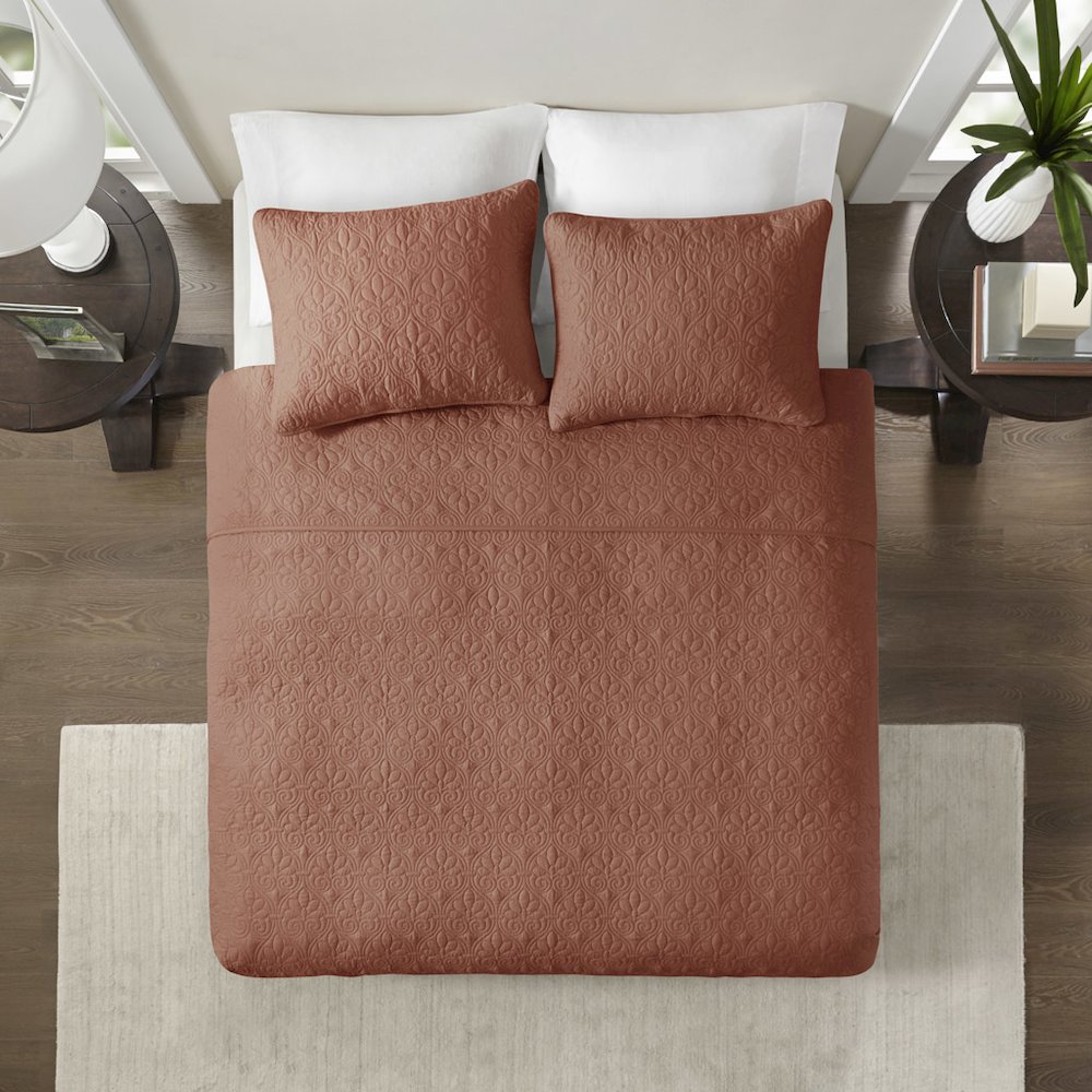 Quebec 3 Piece Reversible Quilt Set, Clay Red color. Picture 4