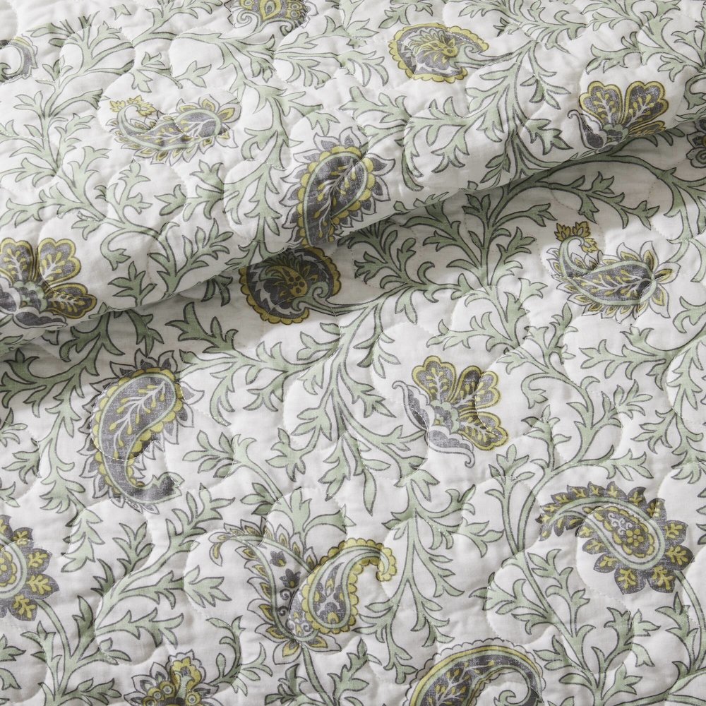 6 Piece Cotton Percale Quilt Set with Throw Pillows. Picture 4