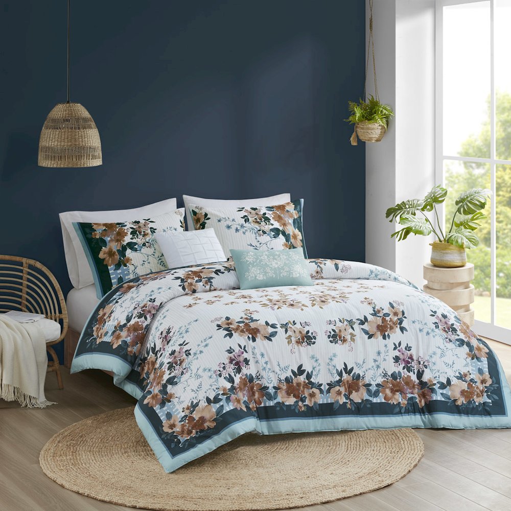 5 Piece Cotton Floral Comforter Set with Throw Pillows. Picture 4