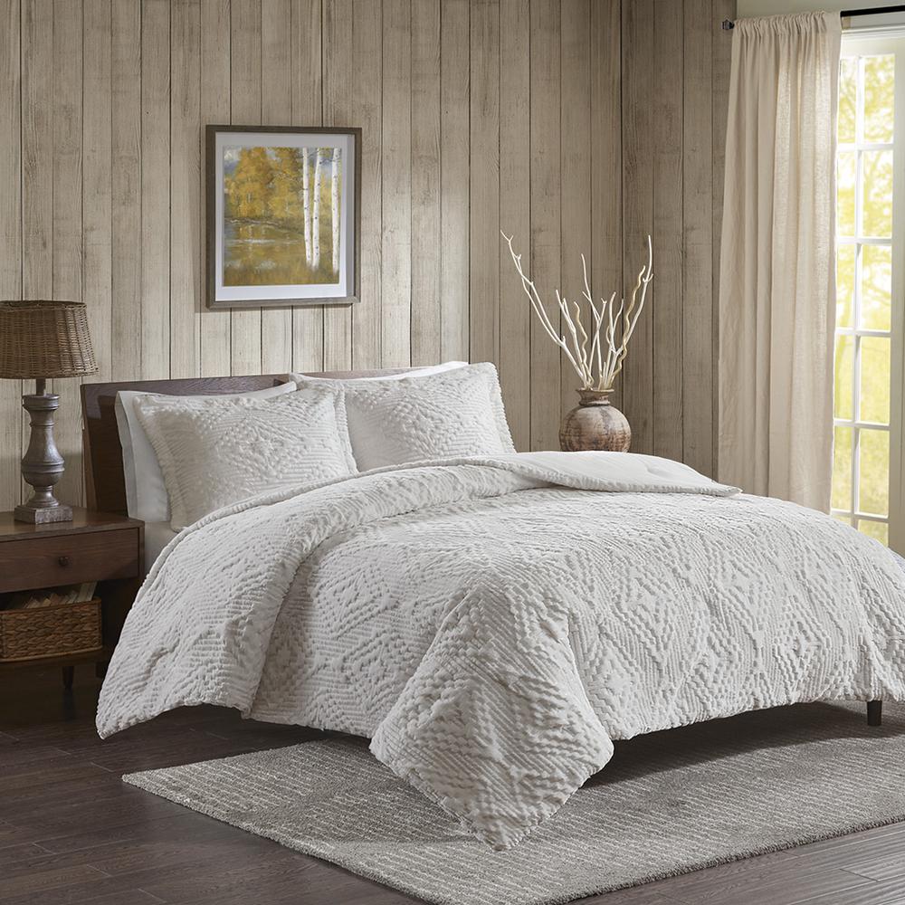 Embroidered Plush Quilt Set. Picture 4