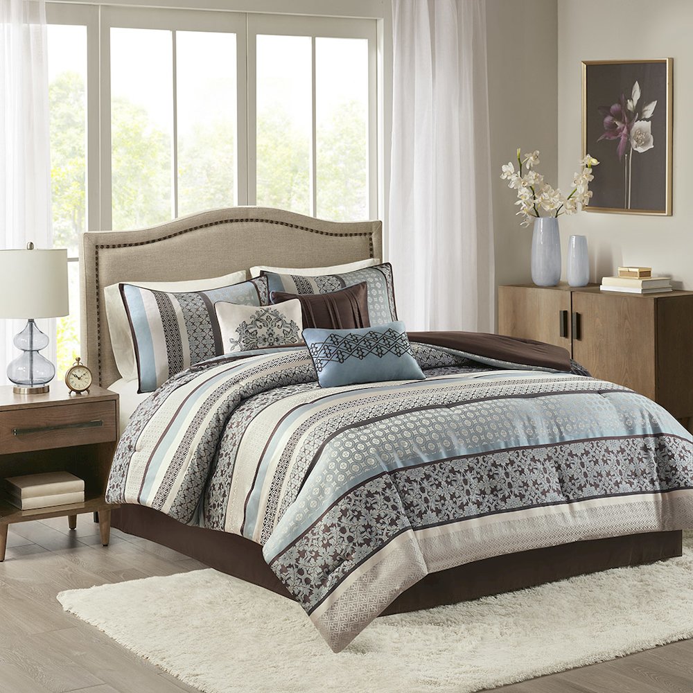 7 Piece Comforter Set. Picture 4