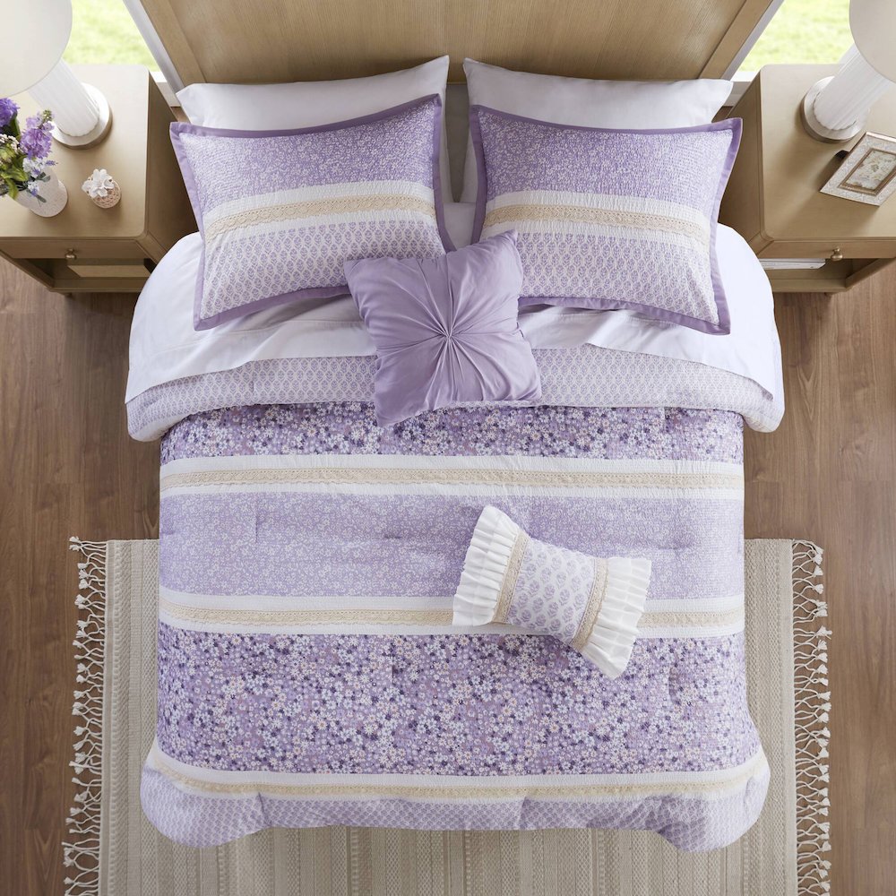 5 Piece Seersucker Comforter Set with Throw Pillows. Picture 3