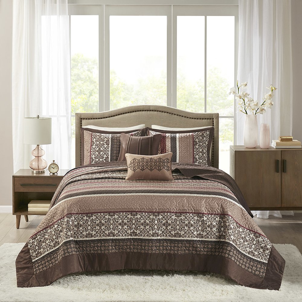 5 Piece Reversible Jacquard Bedspread Set. Picture 5
