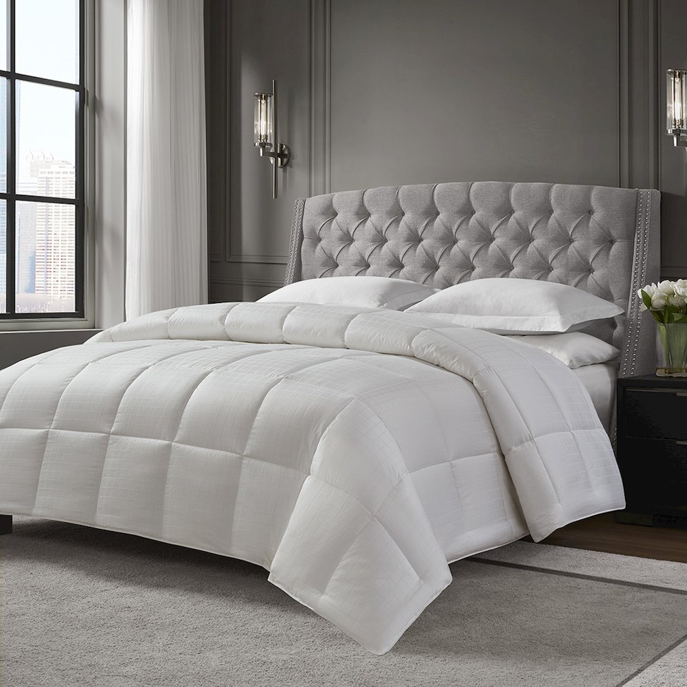 Premium Comforter. Picture 1