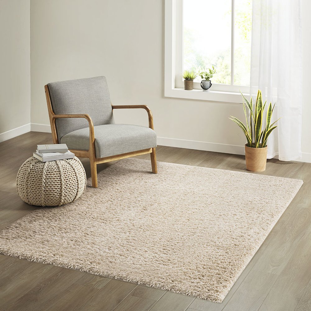 Super Soft Polyester Shag Area Rug. Picture 4