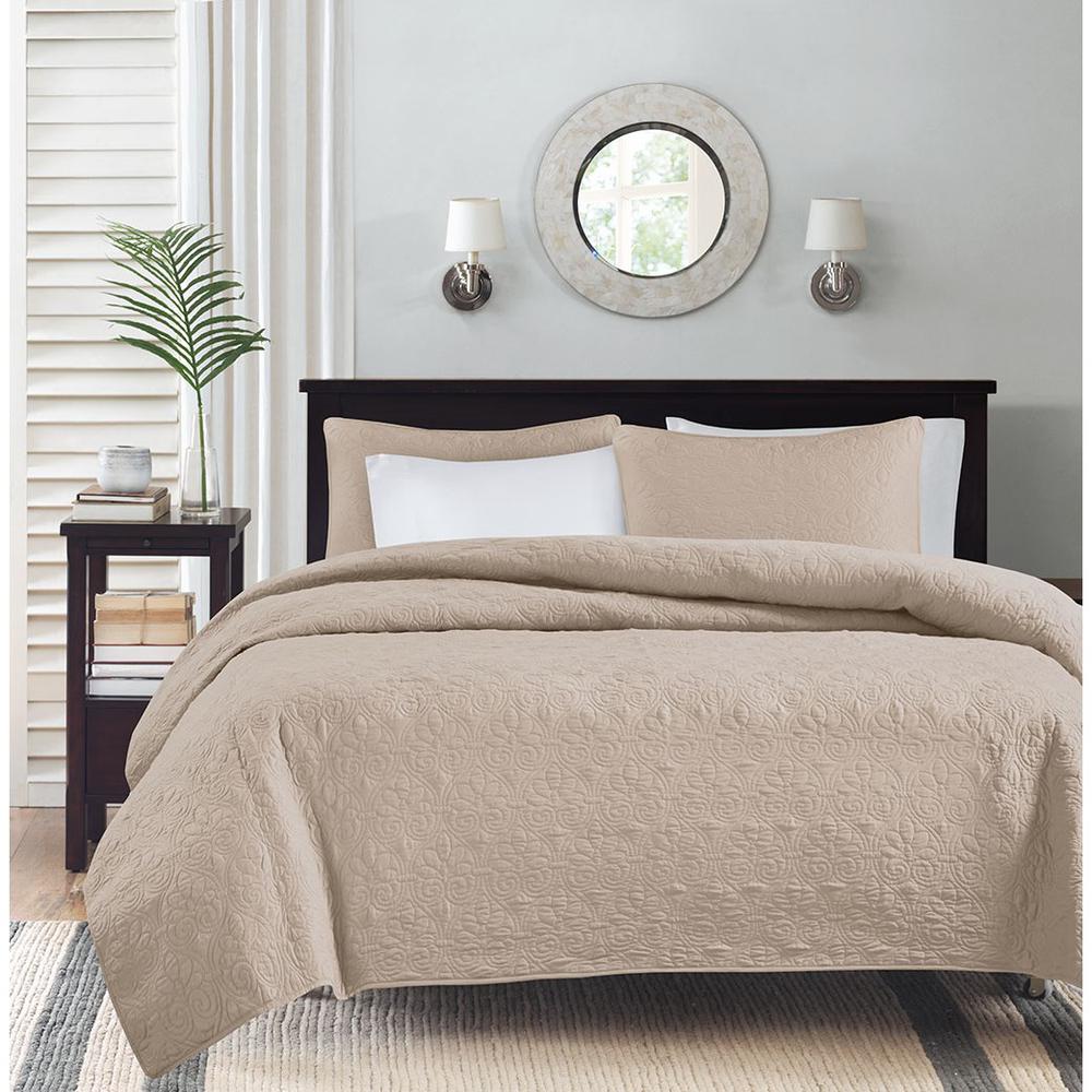 Quebec 3 Piece Reversible Quilt Set, Khaki color. Picture 3