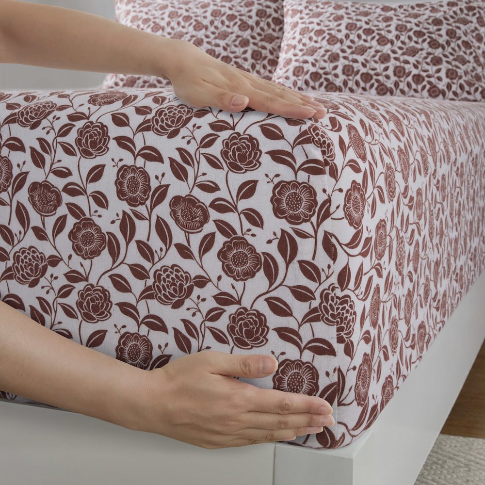 Oversized Cotton Flannel 4 Piece Sheet Set in Rust Floral. Picture 2