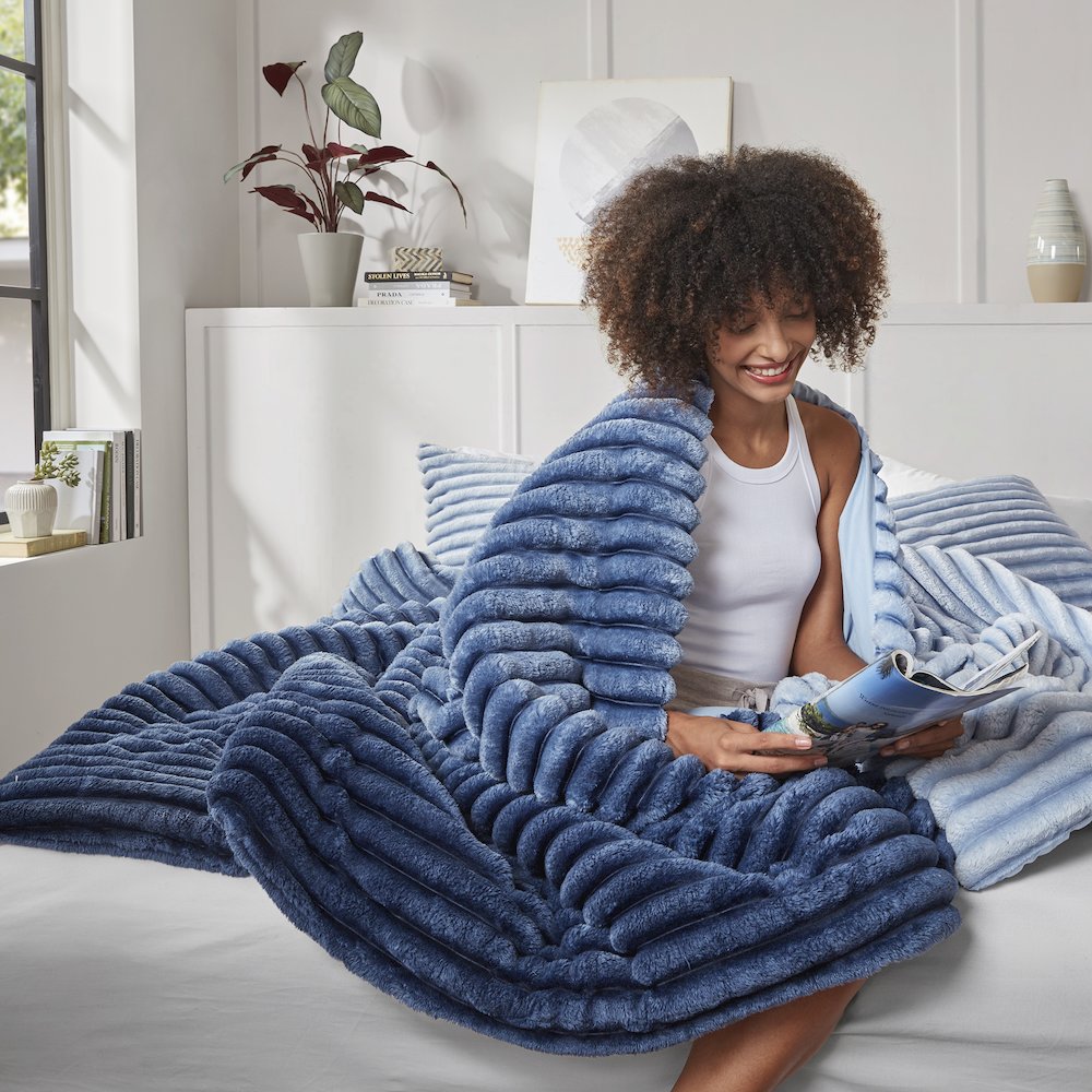Avril Fluffy Ribbed Plush Comforter Set, Blue Ombre color. Picture 4