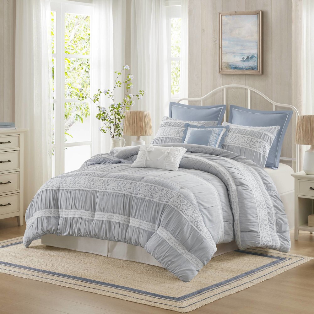 Perryn Comforter Set. Picture 3
