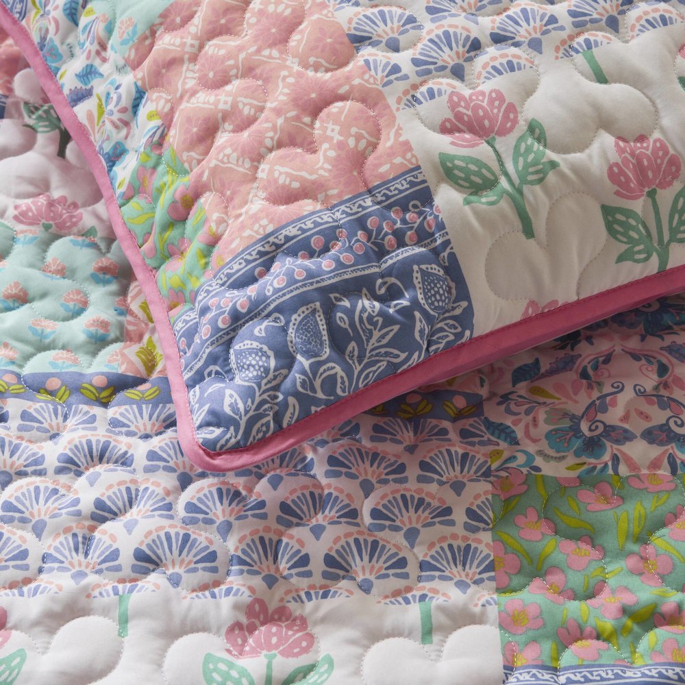 Nellie 3pcs Quilt Set, Pink color. Picture 3