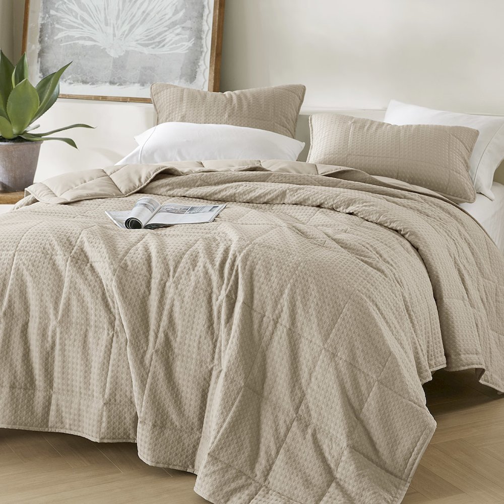 Mina Waffle Weave Textured Quilt Set, Neutral color. Picture 4