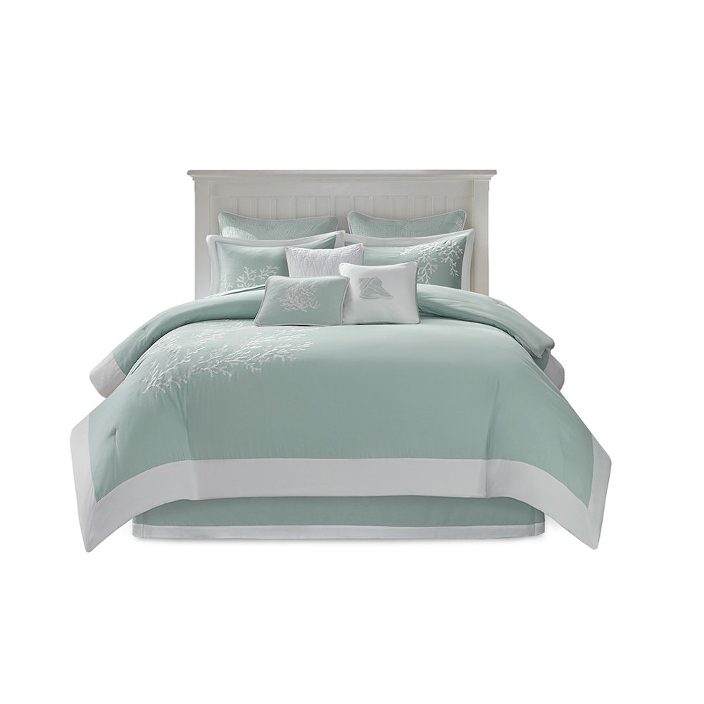 Comforter Set. Picture 1