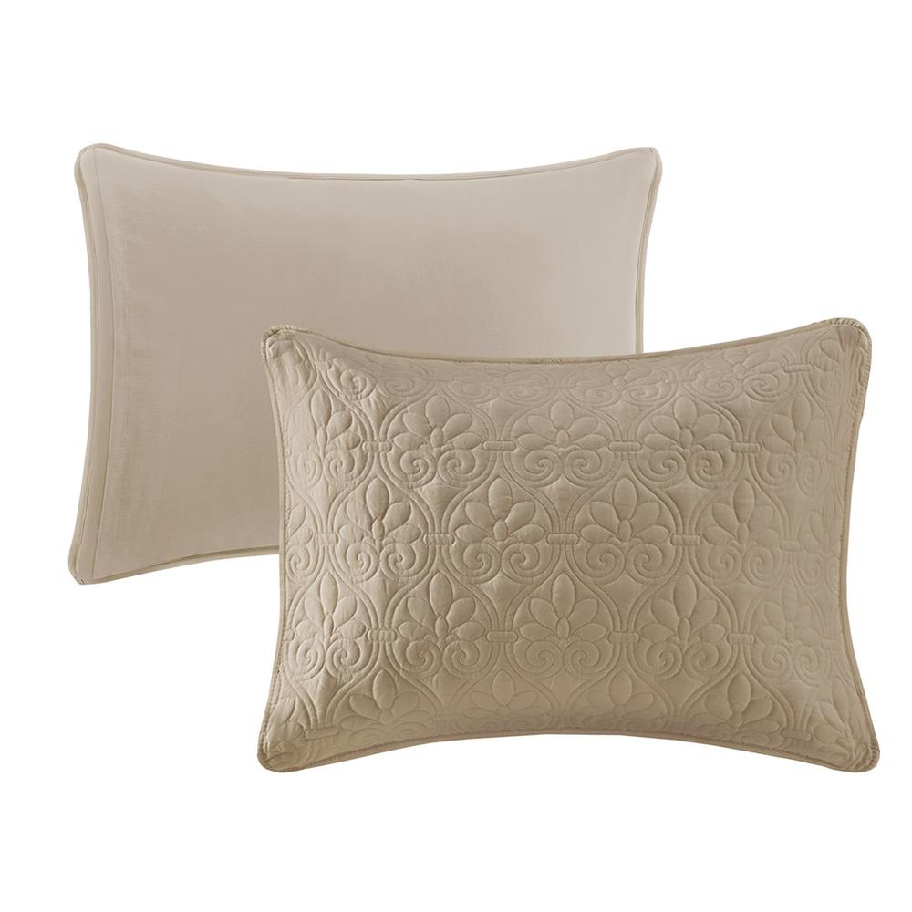 3 Piece Split Corner Pleated Quilted Bedspread. Picture 1