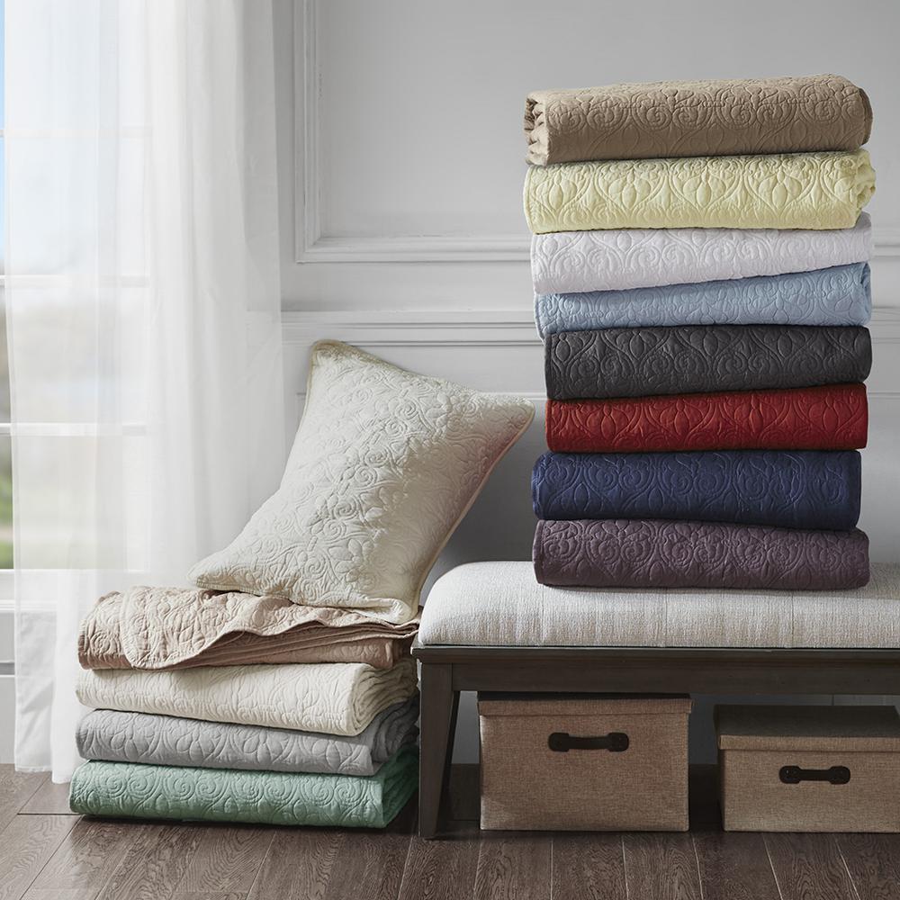 Quebec 3 Piece Reversible Bedspread Set, Seafoam color. Picture 1