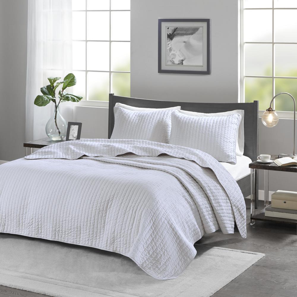 Keaton 3 Piece Quilt Set, White color. Picture 4