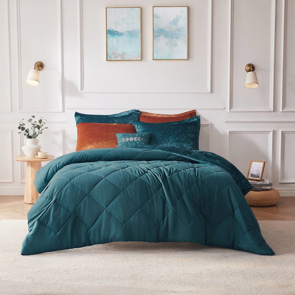Velvet Duvet Cover Set with Throw Pillow. Picture 2