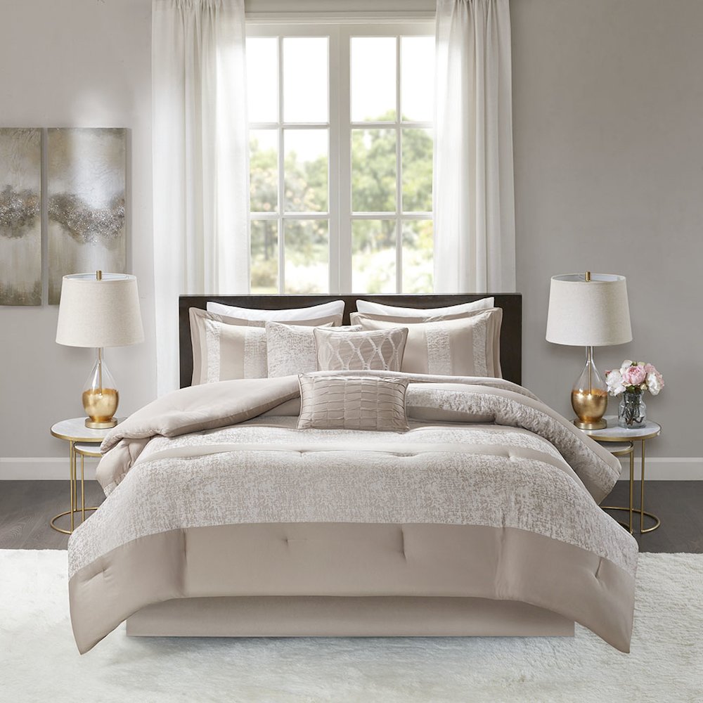 7 Piece Chenille Jacquard Comforter Set. Picture 1