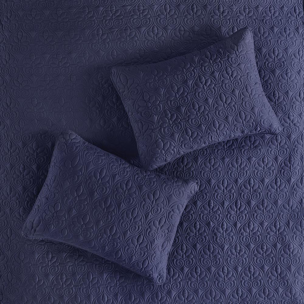 3 Piece Split Corner Pleated Quilted Bedspread. Picture 1