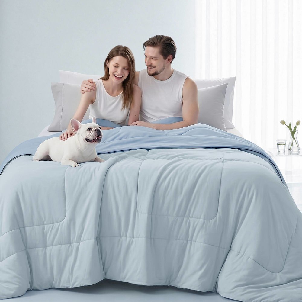Cooling Lightweight Down Alternative Comforter. Picture 4