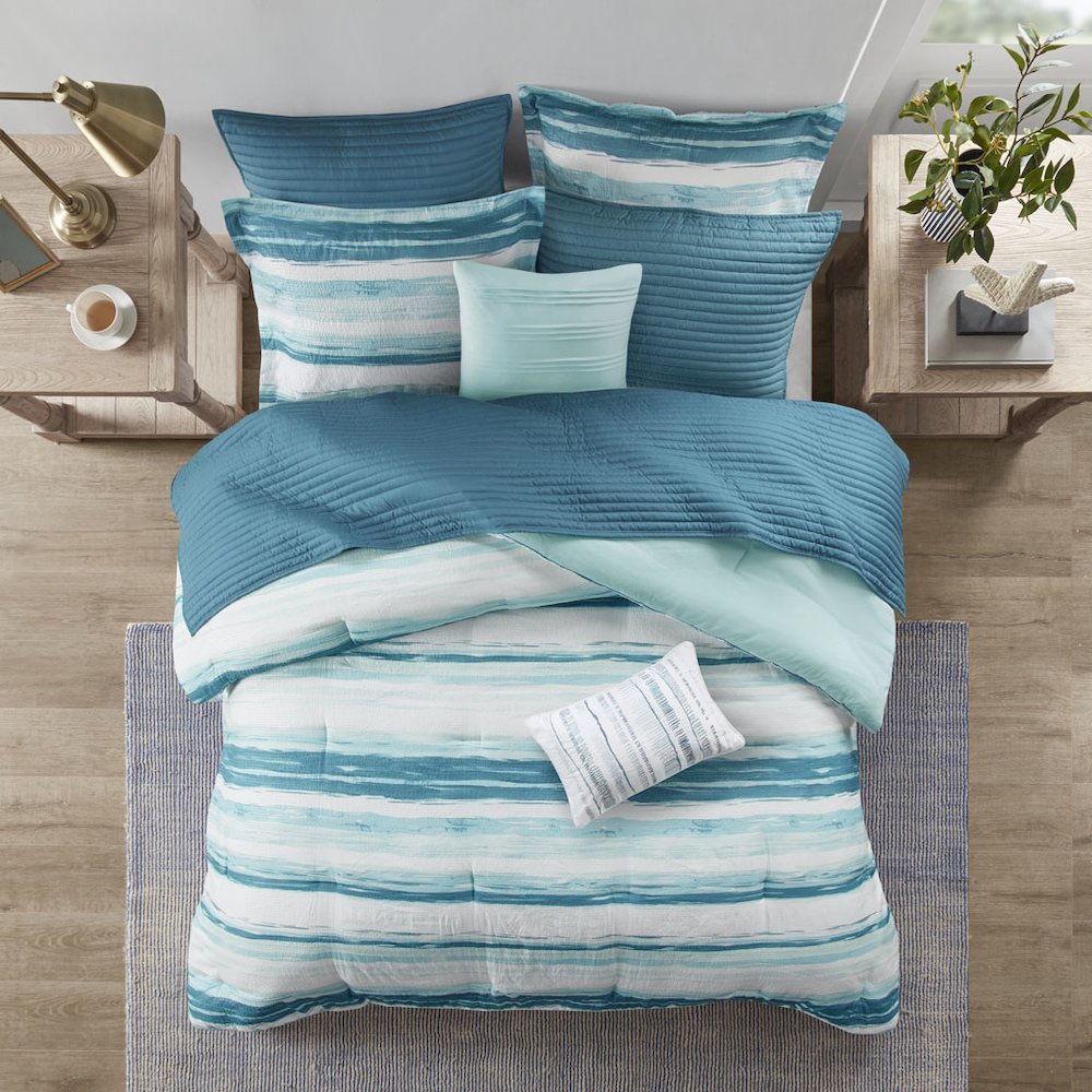8 Piece Printed Seersucker Comforter and Quilt Set Collection. Picture 3