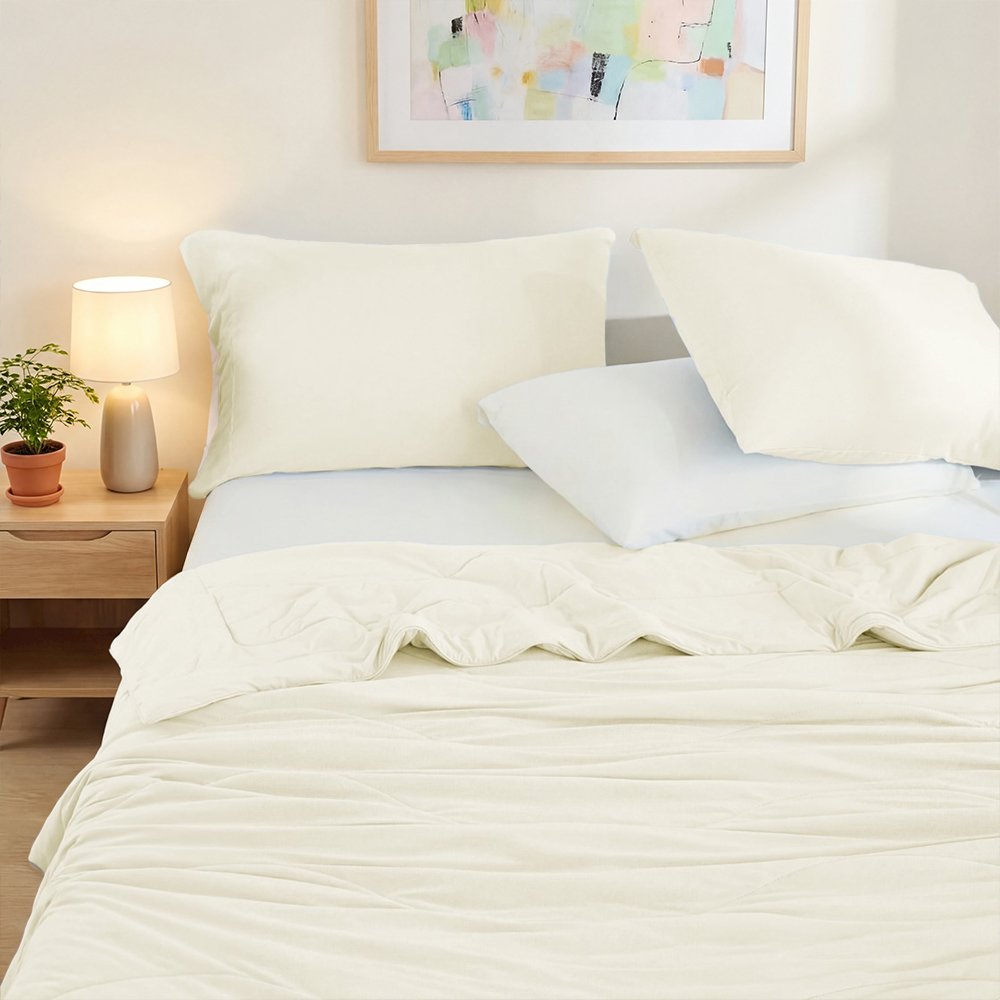 Sublime Serenity Luxury Comforter. Picture 5