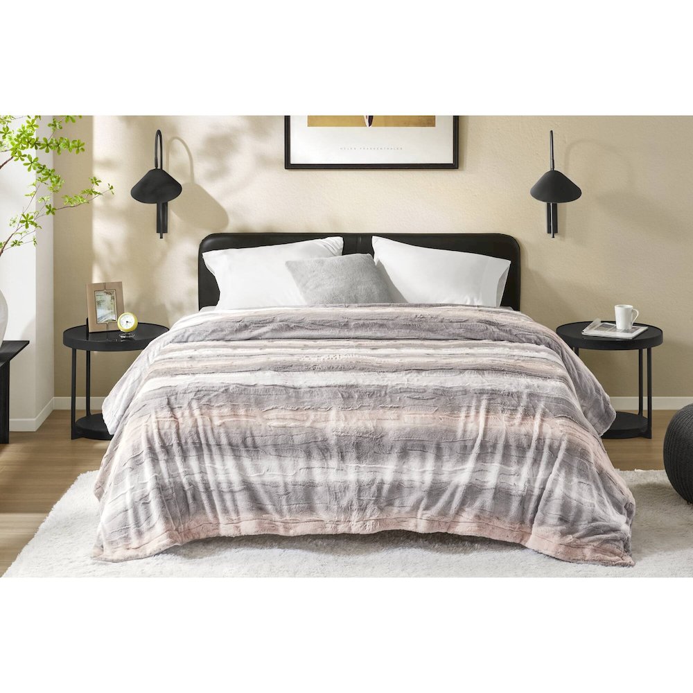 Zuri Faux Fur Blanket, Blush/Grey color. Picture 2