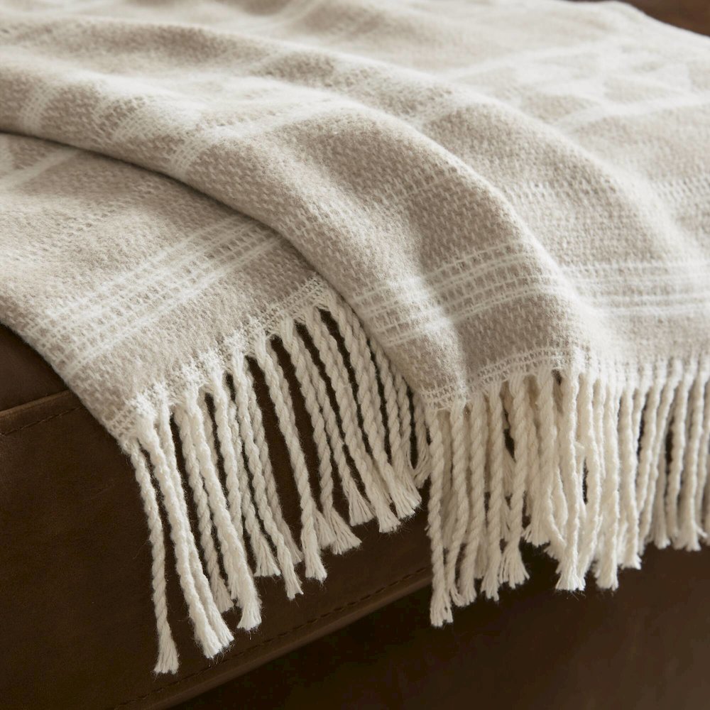 Alberta Cotton Blend Throw. Picture 2