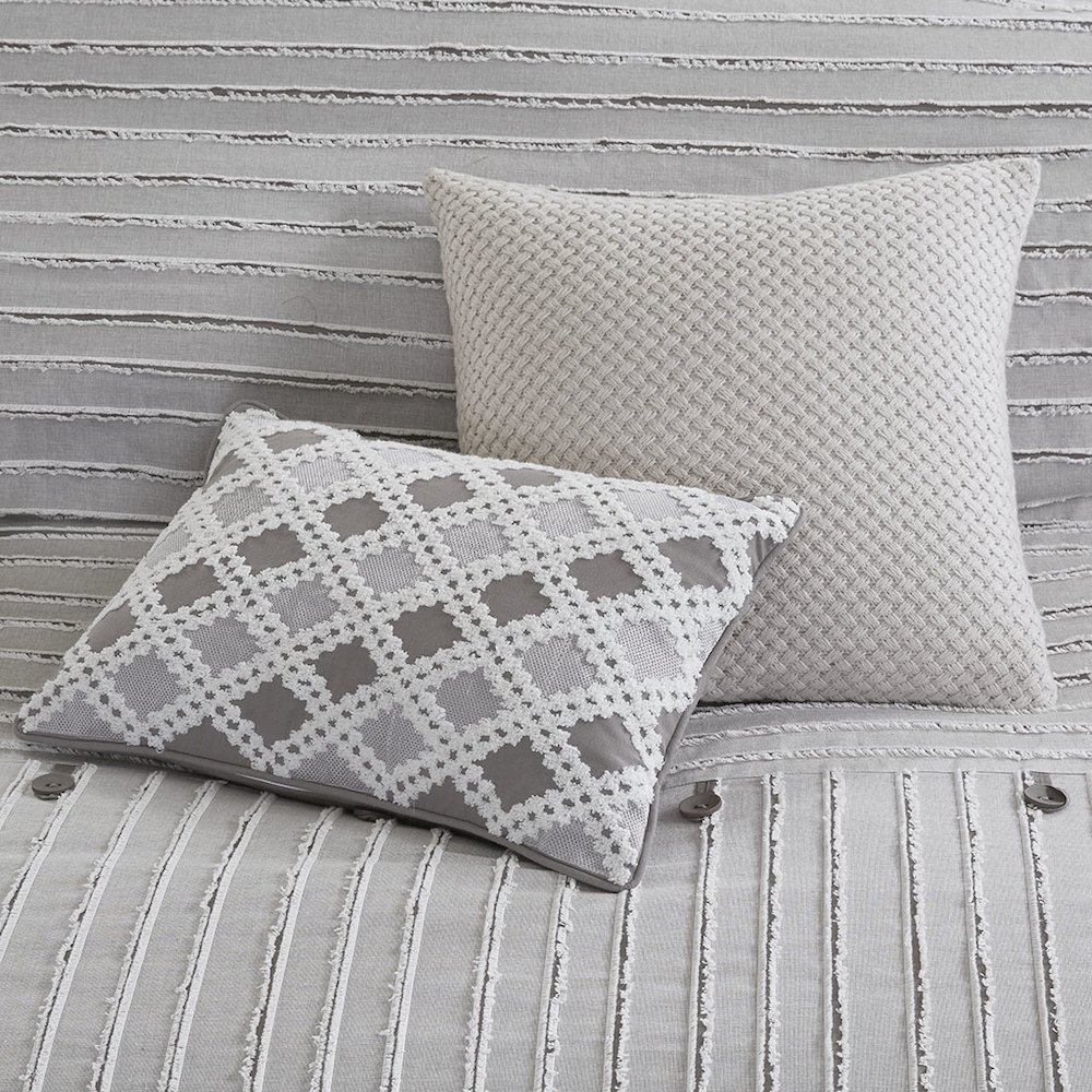 Oversized Cotton Clipped Jacquard Comforter Set with Euro Shams. Picture 3