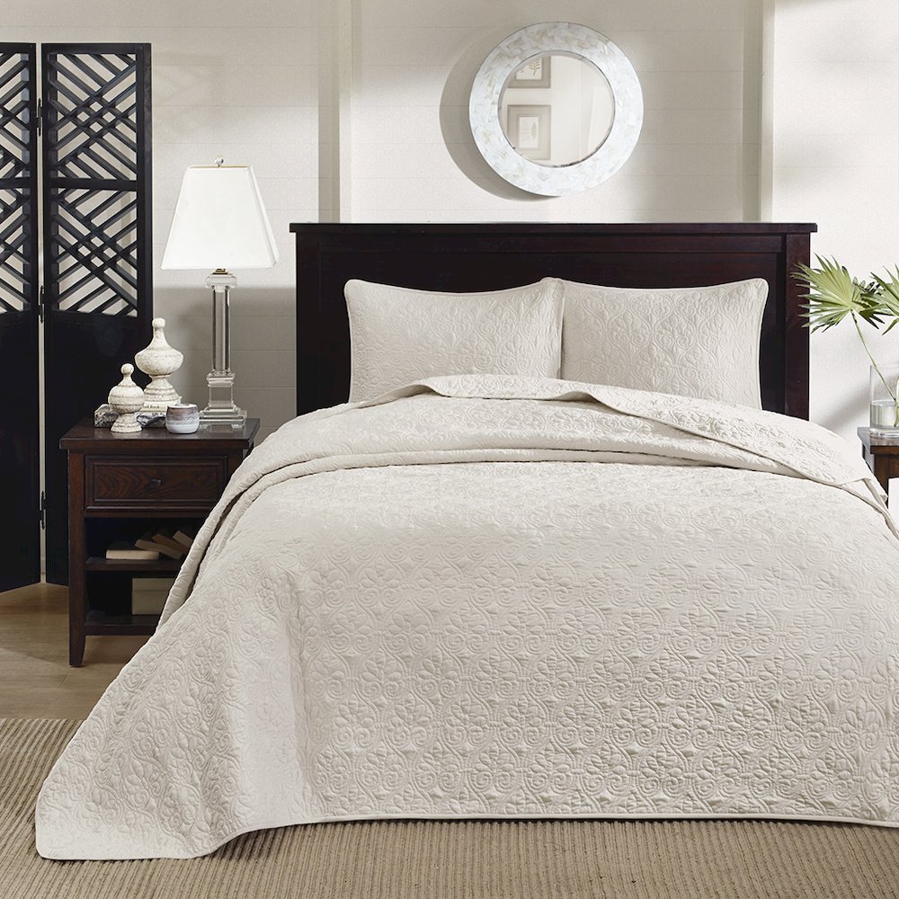 Reversible Bedspread Set. Picture 1