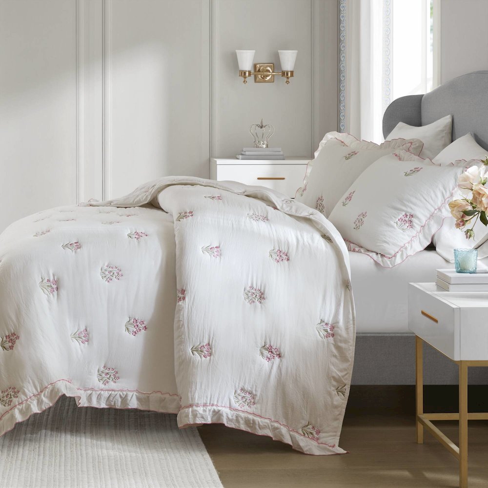Aglaia Quilt Set. Picture 4