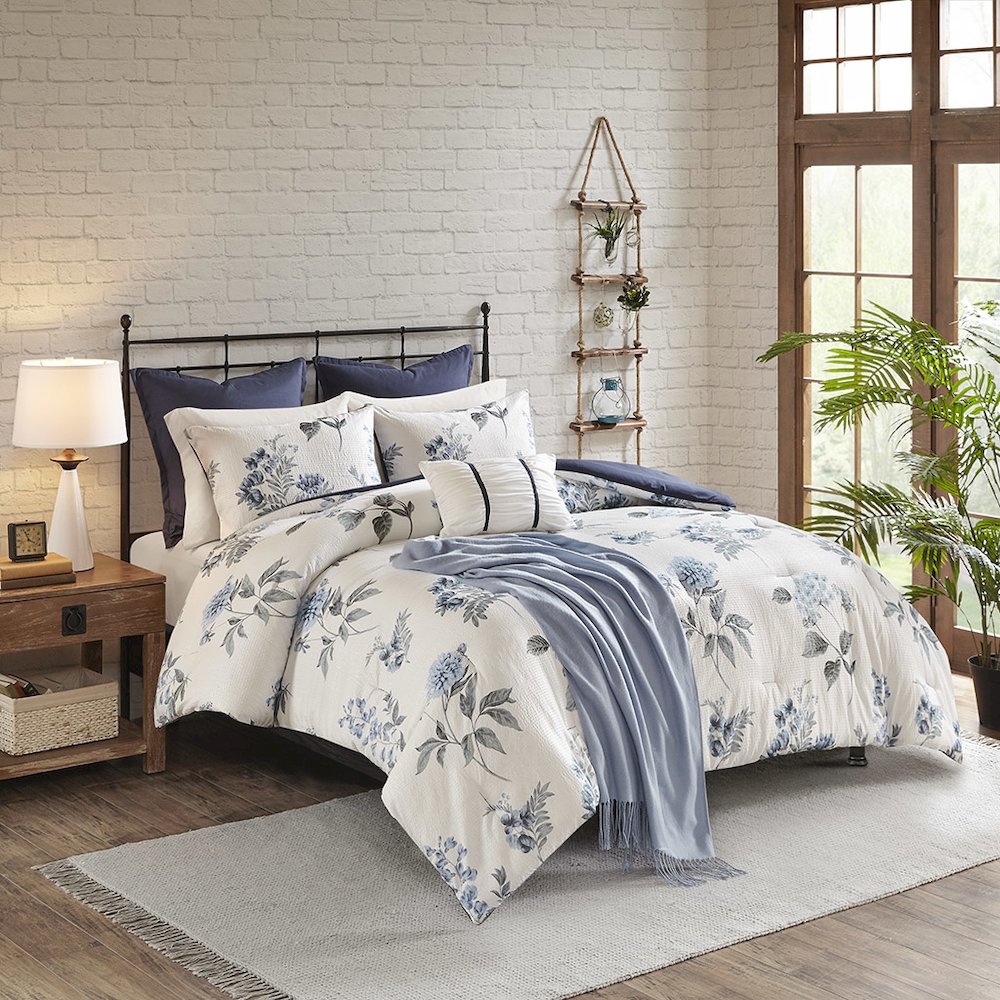 7 Piece Printed Seersucker Comforter Set with Throw Blanket. Picture 4