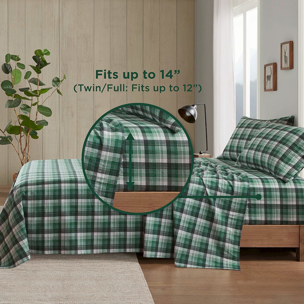 Cotton Flannel Sheet Set in Green Plaid. Picture 5