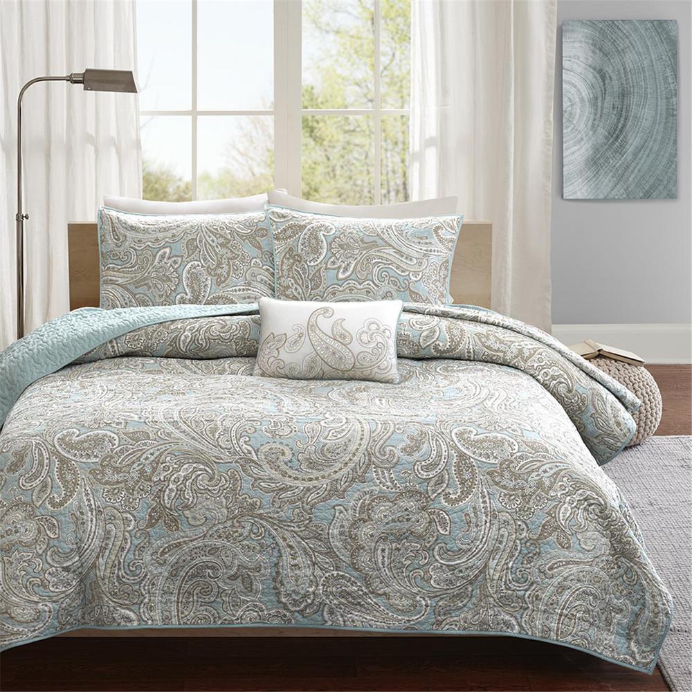 4 Piece Cotton Quilt Set with Throw Pillow. Picture 3