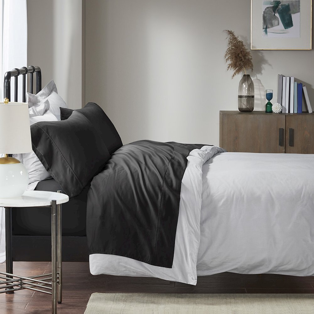1500 Thread Count Cotton Blend 4 PC Sheet Set, Black color. Picture 1
