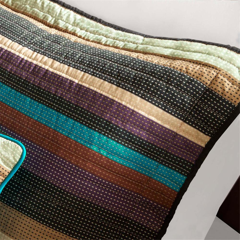 Yosemite Reversible Quilt Set with Throw Pillows, Multi color. Picture 4