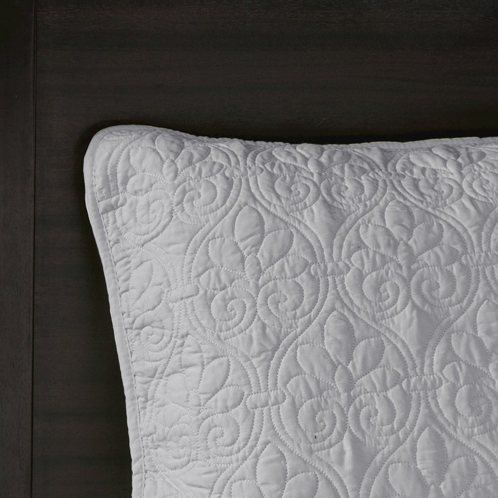 Reversible Bedspread Set. Picture 2