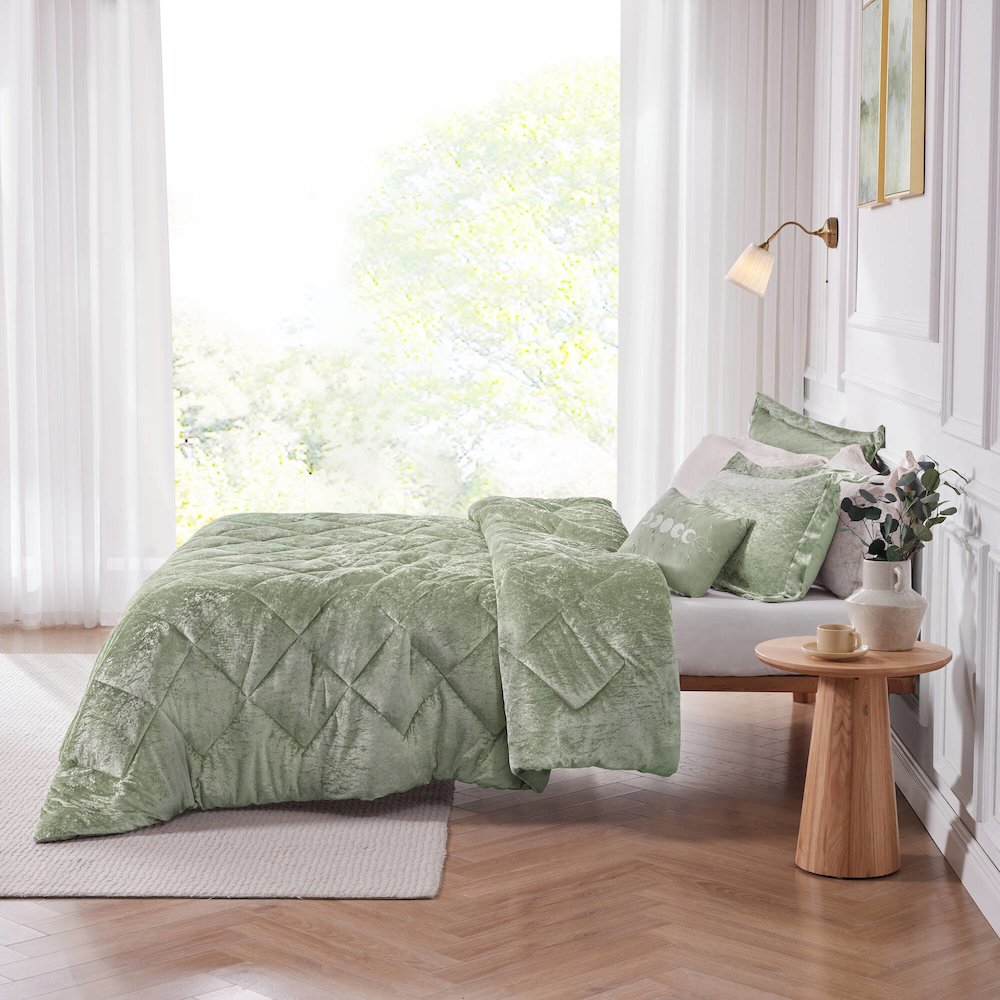 Felicia Velvet Comforter Set with Throw Pillow in Green Color. Picture 3