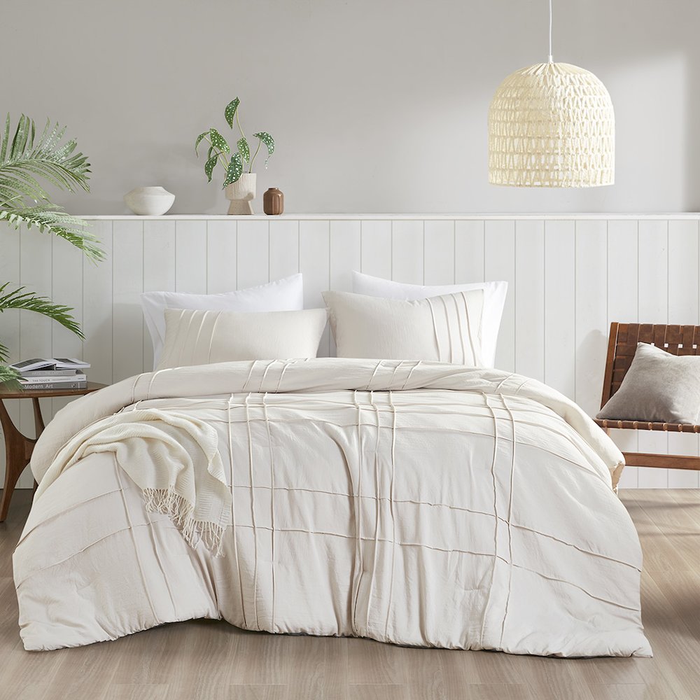 Porter Soft Washed Pleated Comforter Set, Neutral color. Picture 1