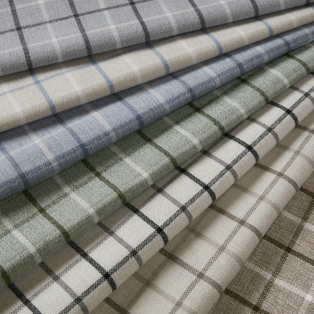 Plaid Rod Pocket and Back Tab Curtain Panel with Fleece Lining. Picture 4